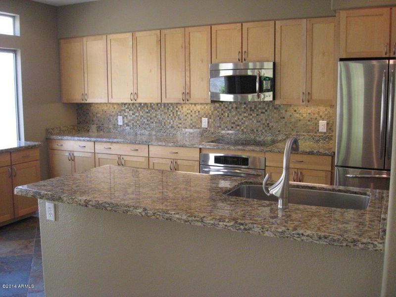 1146 E Amberwood Dr, Phoenix, AZ 85048