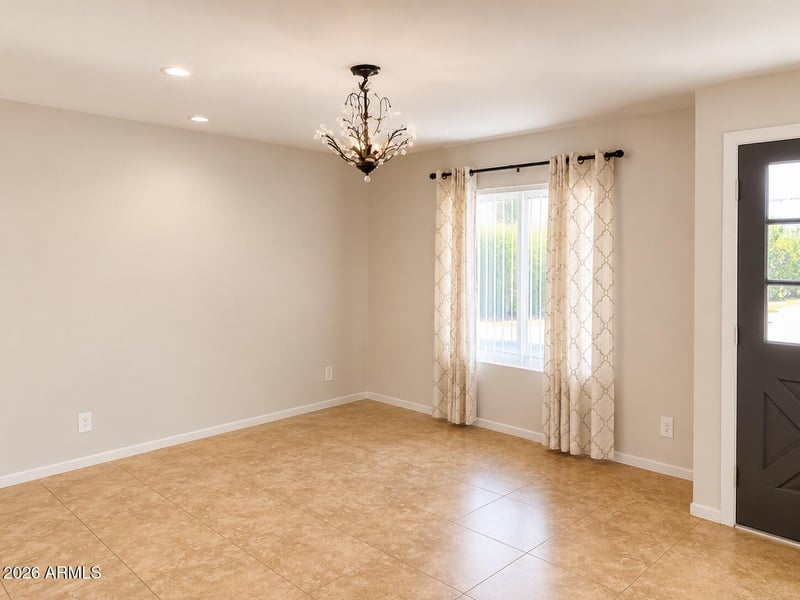 11460 S Pawnee Cir, Phoenix, AZ 85044