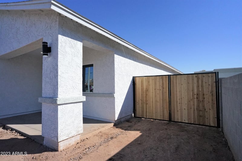 1147 S 10th St, Phoenix, AZ 85034