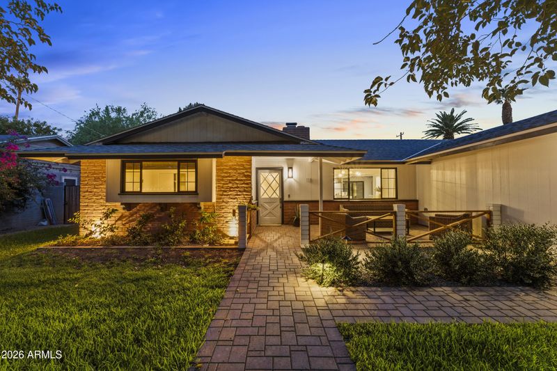 115 E Encanto Dr, Tempe, AZ 85281