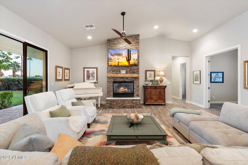 115 Galaxy Dr, Chandler, AZ 85226