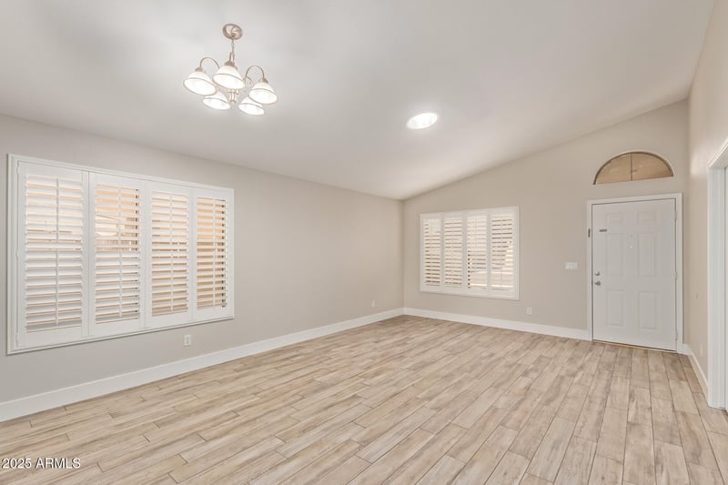 1150 Goldfinch Way, Chandler, AZ 85286