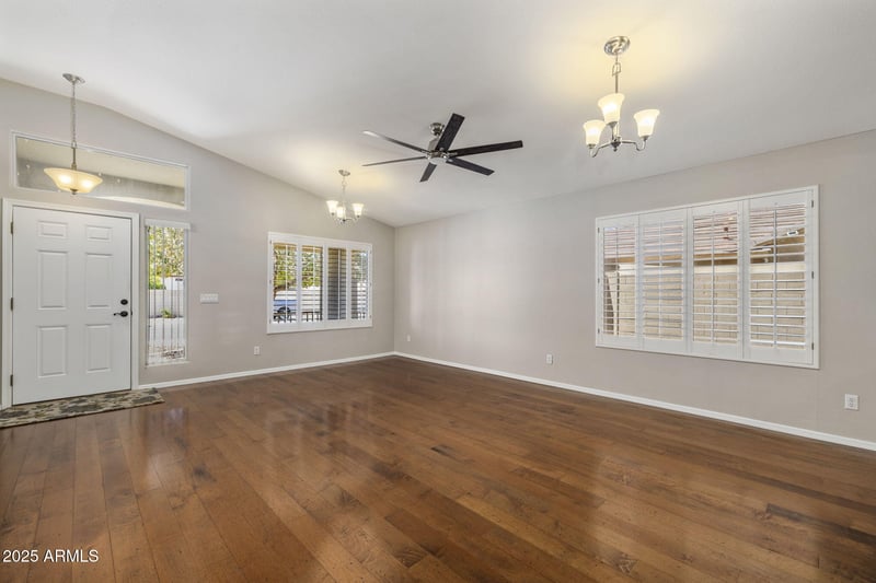1150 Morgan Ct, Gilbert, AZ 85295