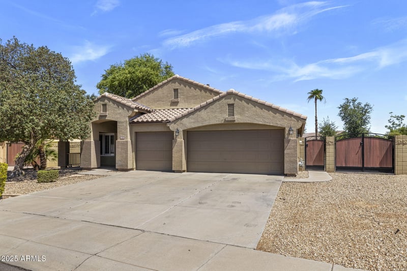 1150 Morgan Ct, Gilbert, AZ 85295
