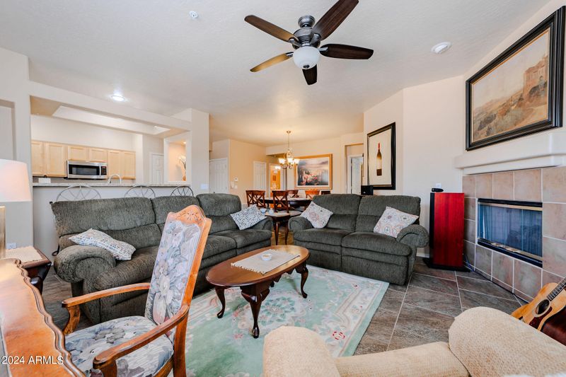 11500 E Cochise Dr #1017, Scottsdale, AZ 85259