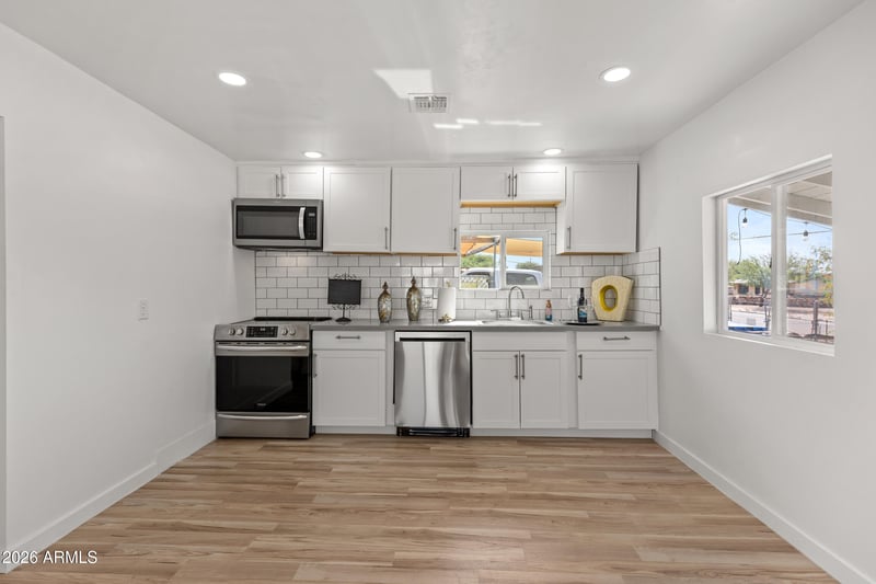 11504 5th Ave, Apache Junction, AZ 85120