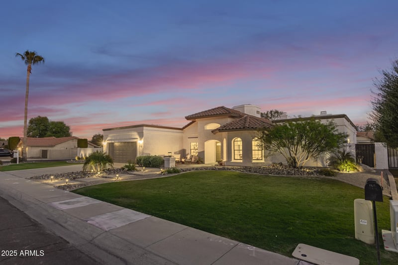 1151 Sunburst Ln, Tempe, AZ 85284