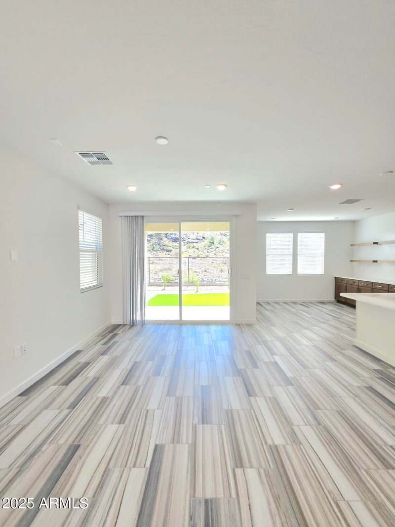 1153 Kachina Trl, Phoenix, AZ 85042