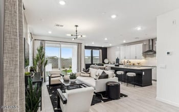 1153 Kachina Trl, Phoenix, AZ 85042