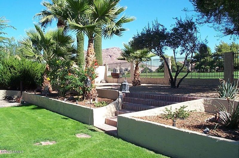 1154 E Village Circle Dr N, Phoenix, AZ 85022