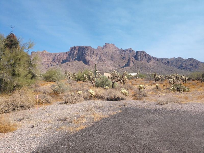 1154 N Sixshooter Rd, Apache Junction, AZ 85119