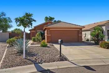 1155 Vernoa St, San Tan Valley, AZ 85140