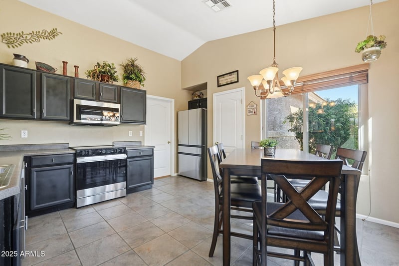 1155 Vernoa St, San Tan Valley, AZ 85140
