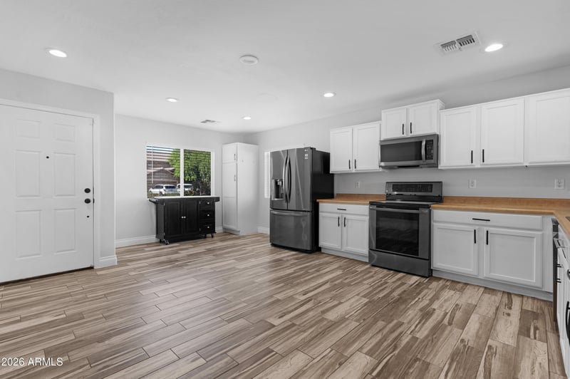 11553 W Green Dr, Youngtown, AZ 85363