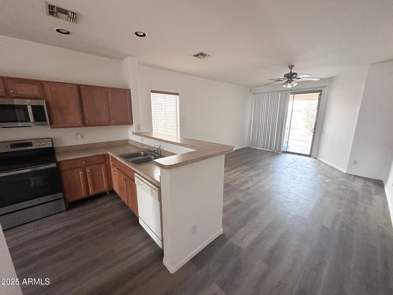 11560 Kinderman Dr, Avondale, AZ 85323