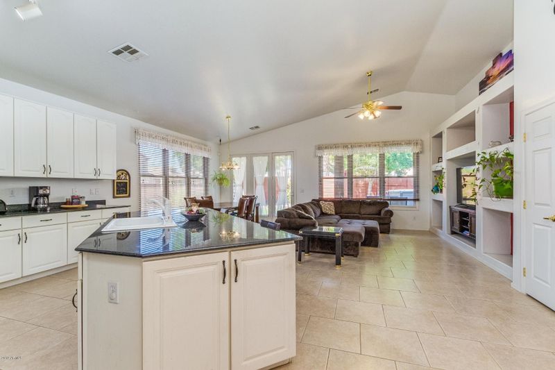11575 N 151st Dr, Surprise, AZ 85379