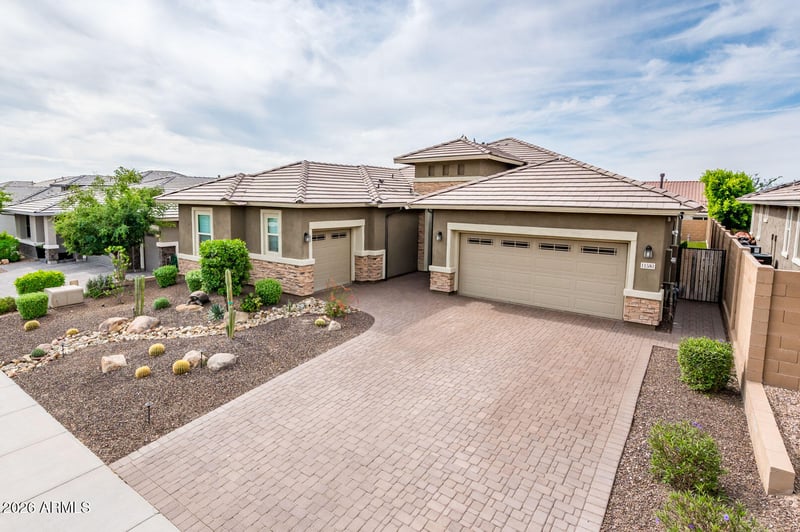 11581 W Red Hawk Dr, Peoria, AZ 85383