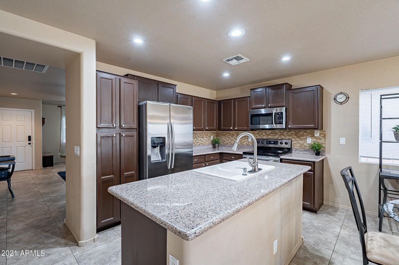 11587 W Cinnabar Ave, Youngtown, AZ 85363