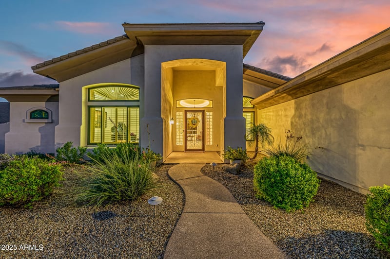 116 Desert Wind Dr, Phoenix, AZ 85048