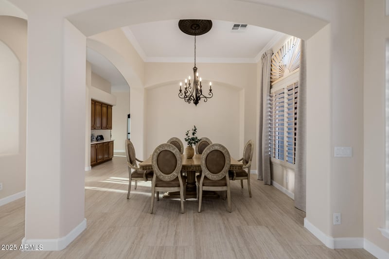 116 Desert Wind Dr, Phoenix, AZ 85048