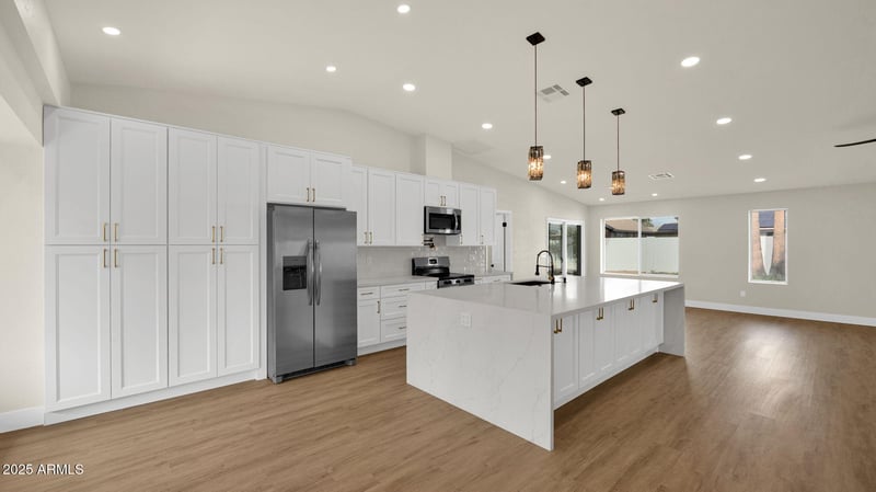 116 Helena Dr, Phoenix, AZ 85022