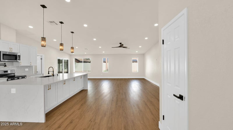 116 Helena Dr, Phoenix, AZ 85022