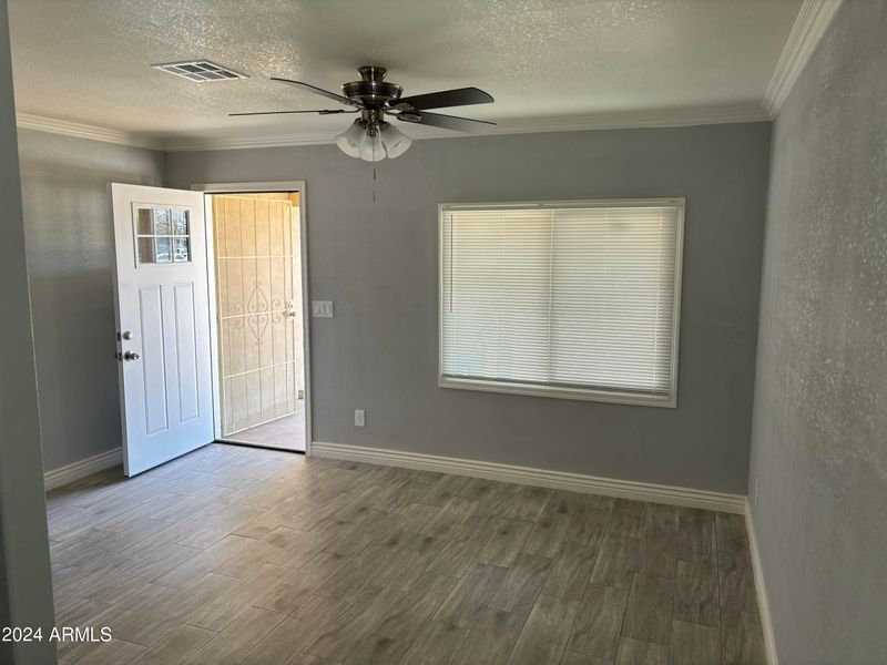 116 S 28th Dr, Phoenix, AZ 85009