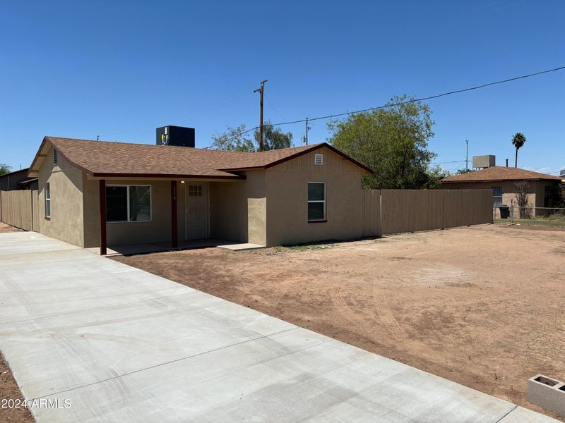 116 S 28th Dr, Phoenix, AZ 85009