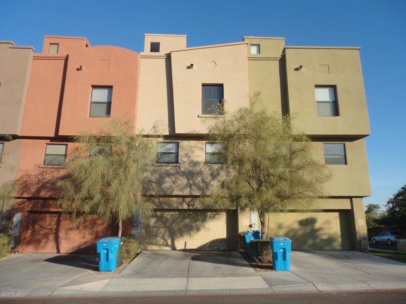 116 W Milada Dr, Phoenix, AZ 85041