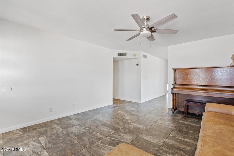 1160 Hampton Cir, Mesa, AZ 85204