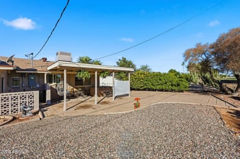 11601 Hacienda Dr, Sun City, AZ 85351