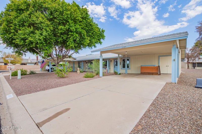 11605 Jokake St, Phoenix, AZ 85044