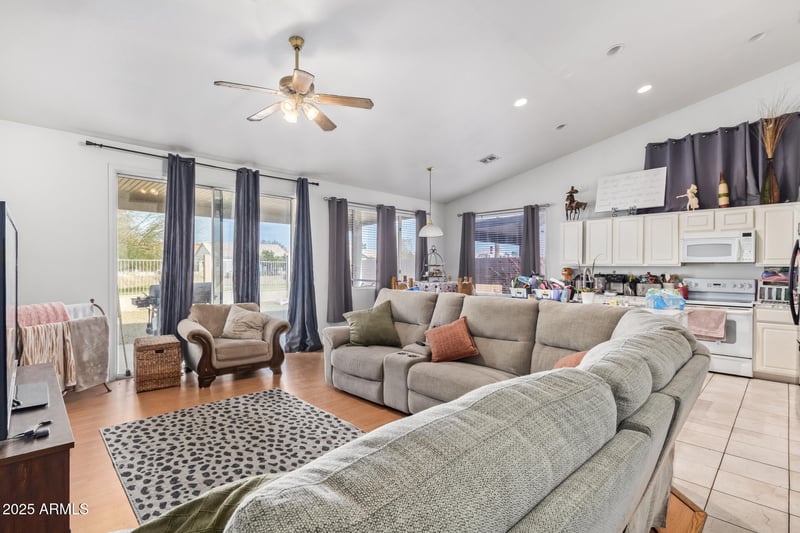 11606 Laurelwood Ln, Avondale, AZ 85392