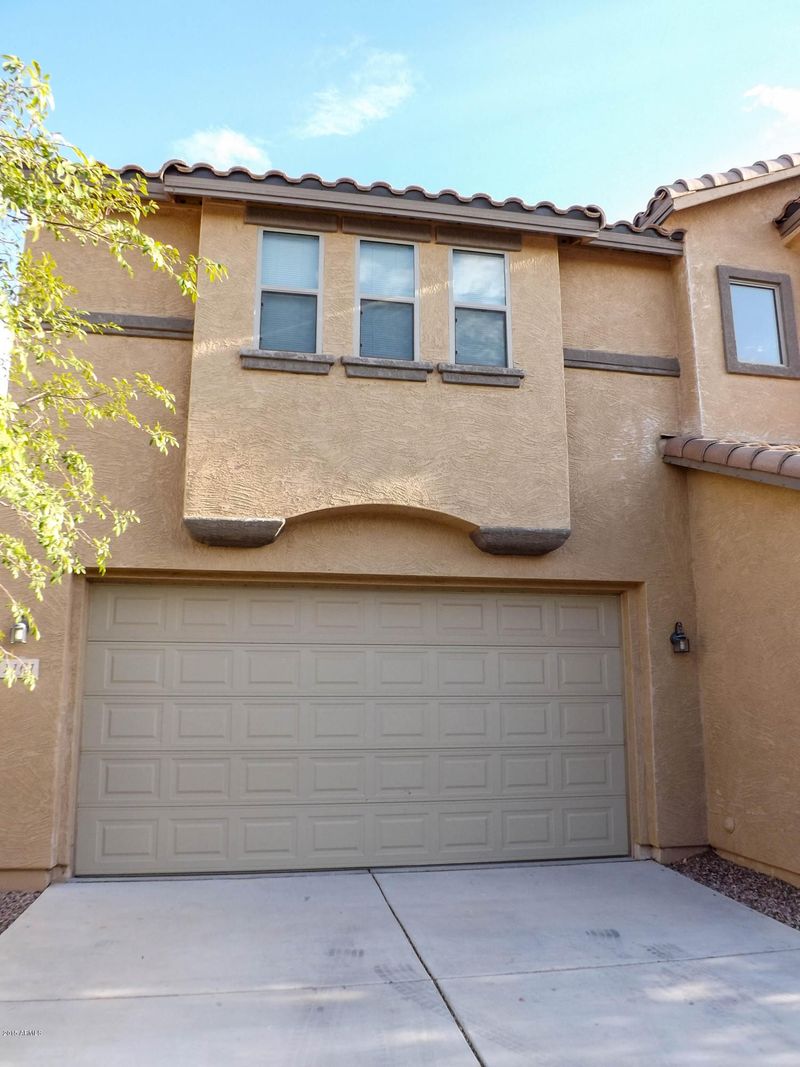 1161 E Hampton Ln, Gilbert, AZ 85295
