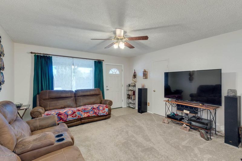 11610 N 66th Dr, Glendale, AZ 85304