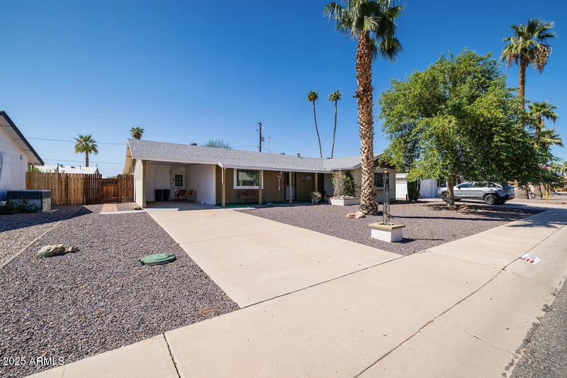11614 Hagen Dr, Sun City, AZ 85351