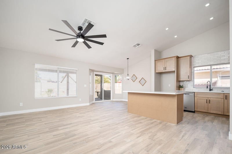 11614 Palm Ln, Avondale, AZ 85392