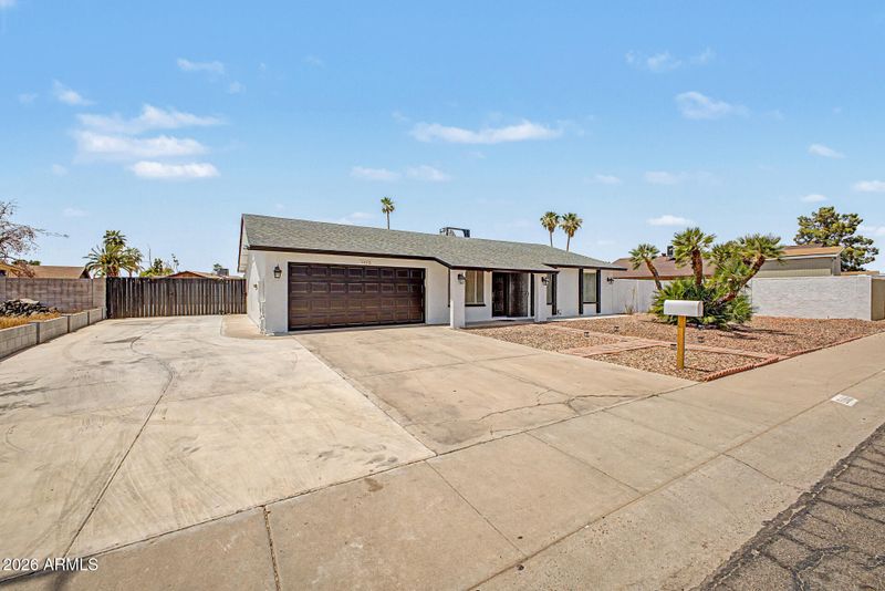 11616 N 41st Ave, Phoenix, AZ 85029