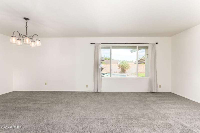 11621 39th St, Phoenix, AZ 85028