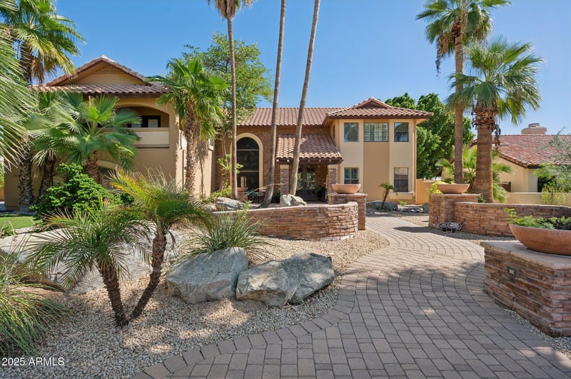 11621 Blackfoot Dr, Phoenix, AZ 85044