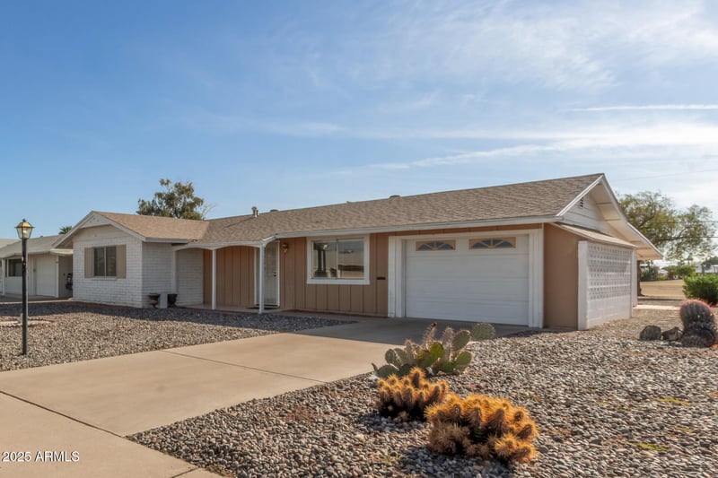 11622 Desert Hills Dr, Sun City, AZ 85351