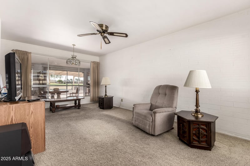11622 Desert Hills Dr, Sun City, AZ 85351