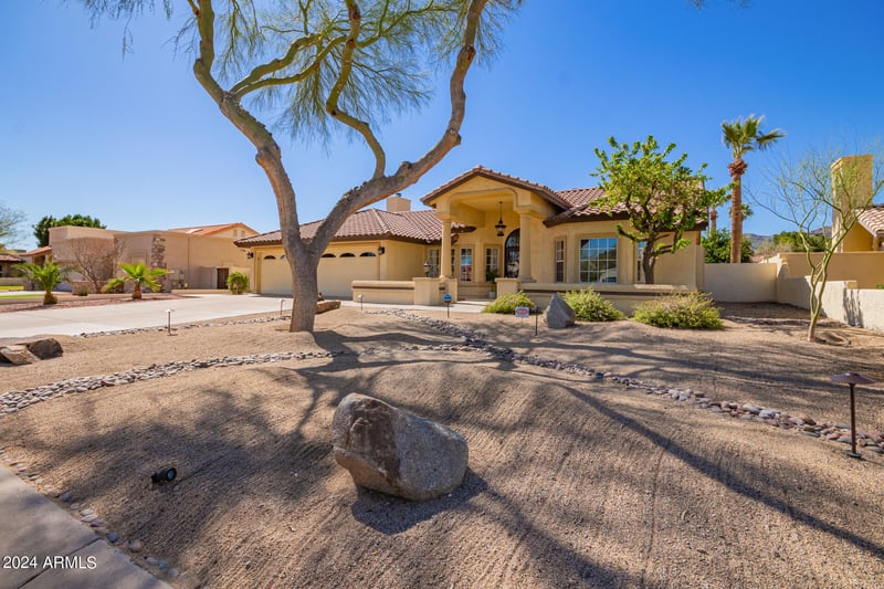 11626 S Appaloosa Dr, Phoenix, AZ 85044