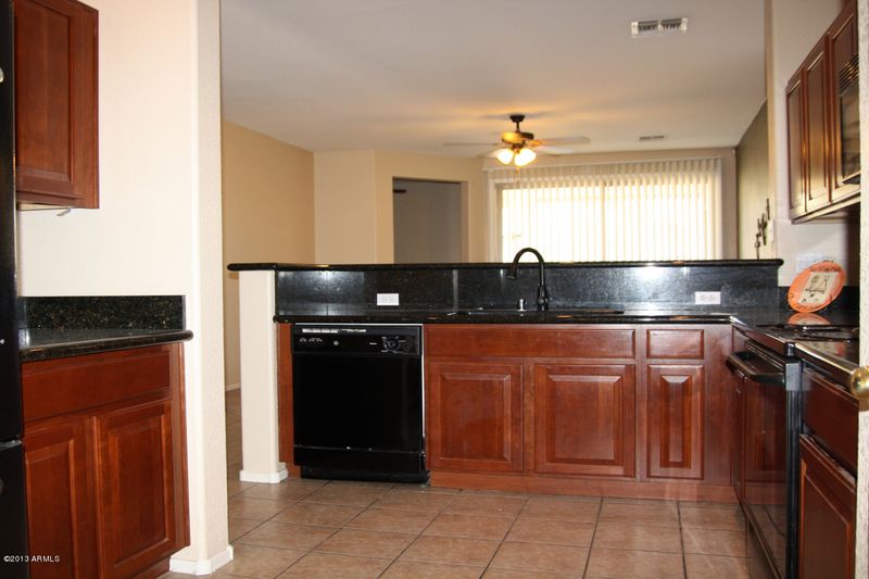 11626 W Kinderman Dr, Avondale, AZ 85323