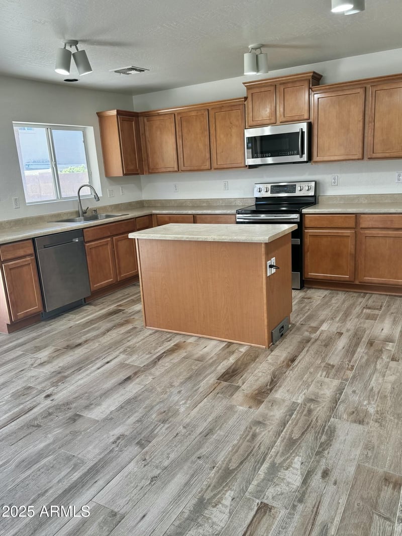 11627 Hackbarth Dr, Youngtown, AZ 85363