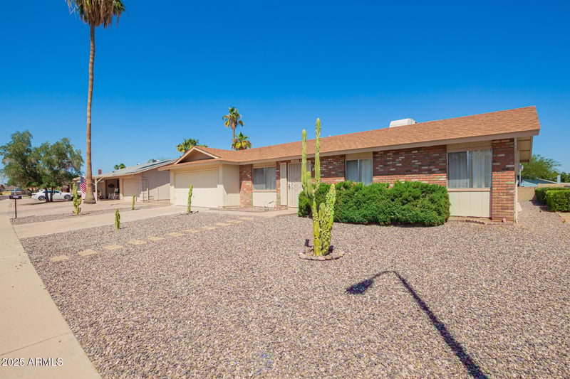 11627 Iroquois Dr, Phoenix, AZ 85044