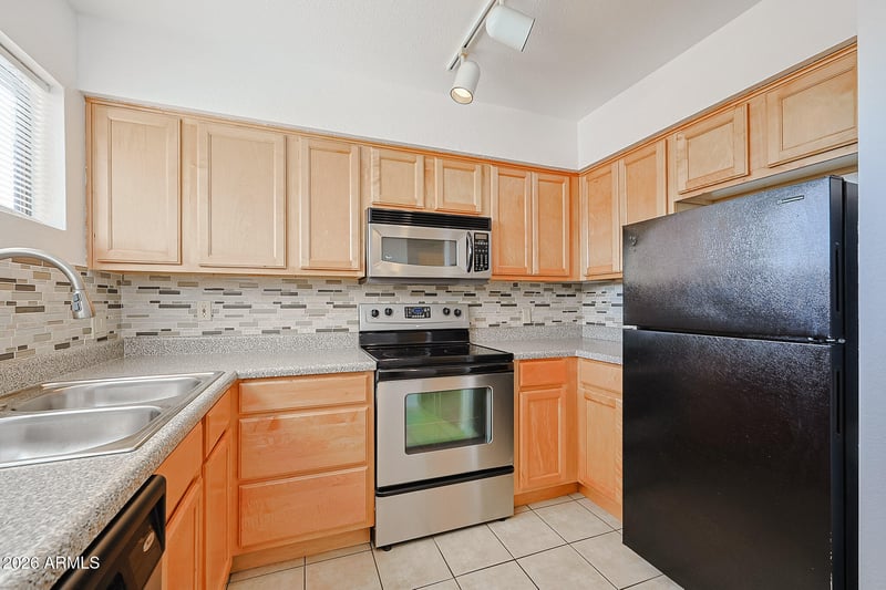 11640 N 51st Ave #212, Glendale, AZ 85304