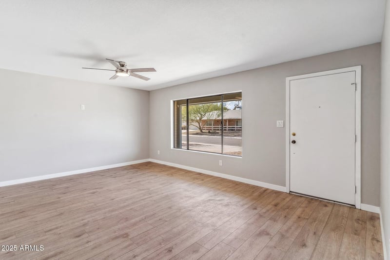 11643 Iroquois Dr, Phoenix, AZ 85044