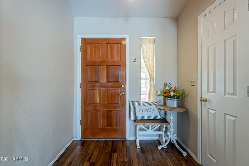11653 S 46th St, Phoenix, AZ 85044