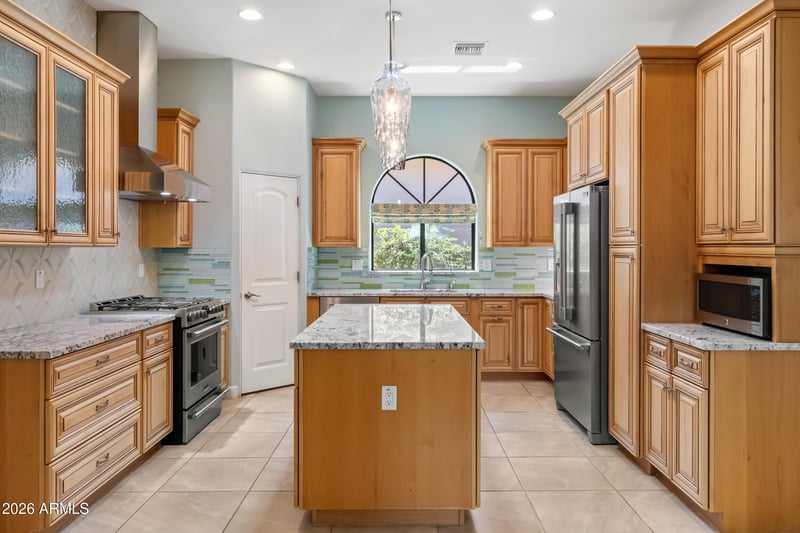 11660 W Lakeview Ct, Surprise, AZ 85378